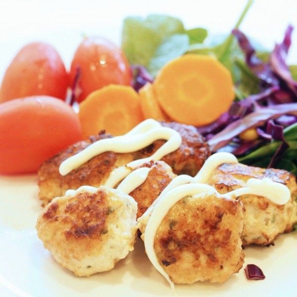 Asian-Inspired Tuna Burger With Wasabi Mayo