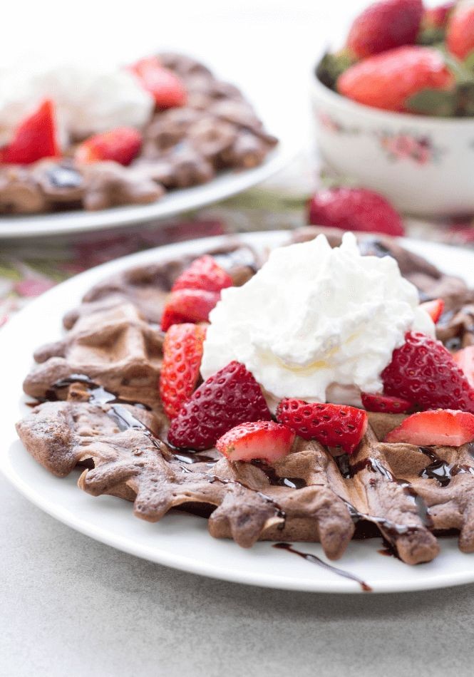 Valentine’s Day Breakfast with Heart Omelets & Bacon Roses {Keto}