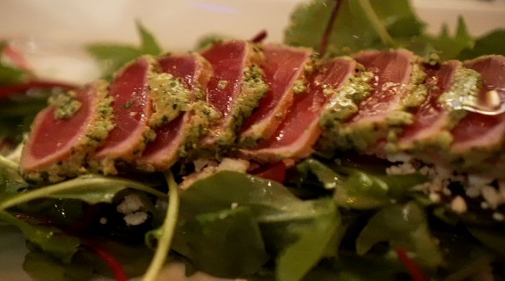 Ahi Tuna Salad With Spicy Peanut Sauce