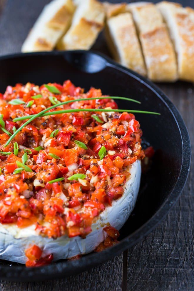 Baked Brie with Sun-Dried Tomatoes