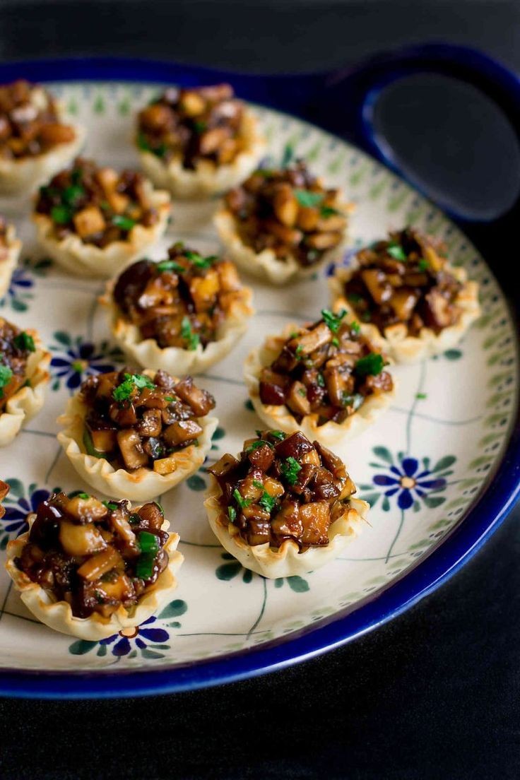 Cranberry Brie Phyllo Cups