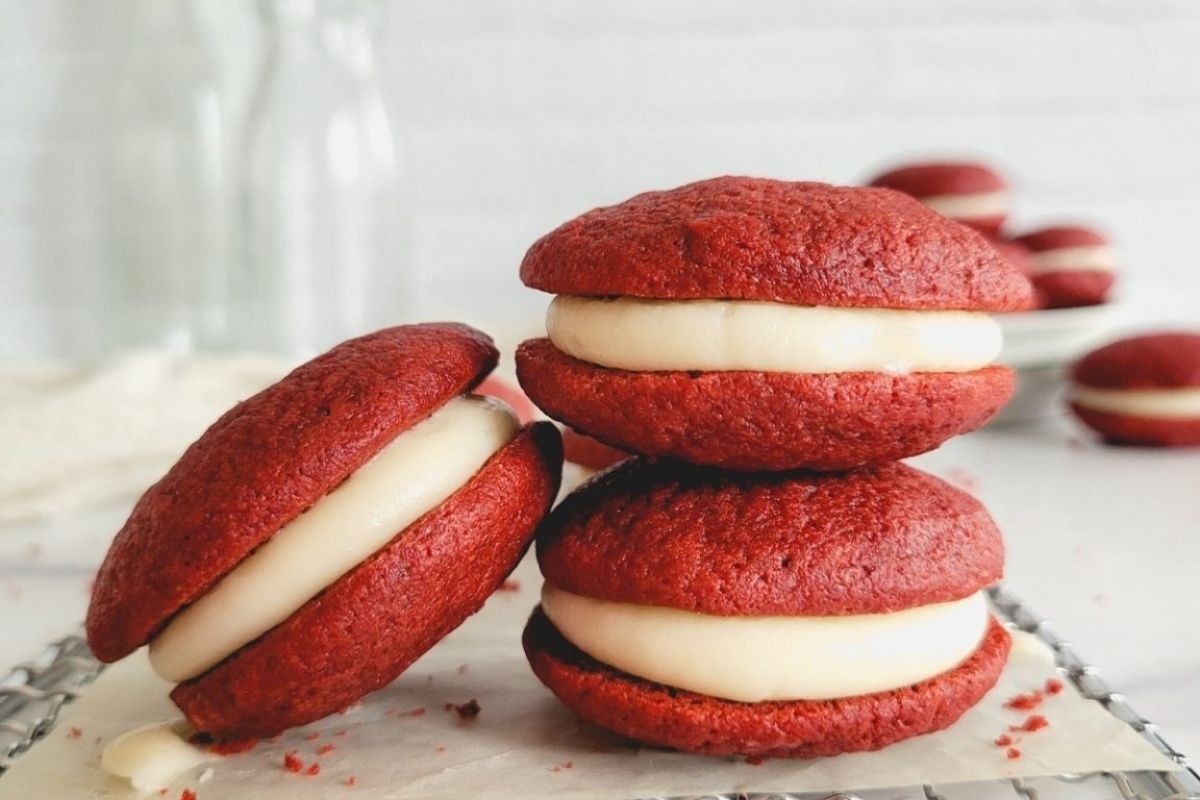 Red Velvet Cookie Sandwiches