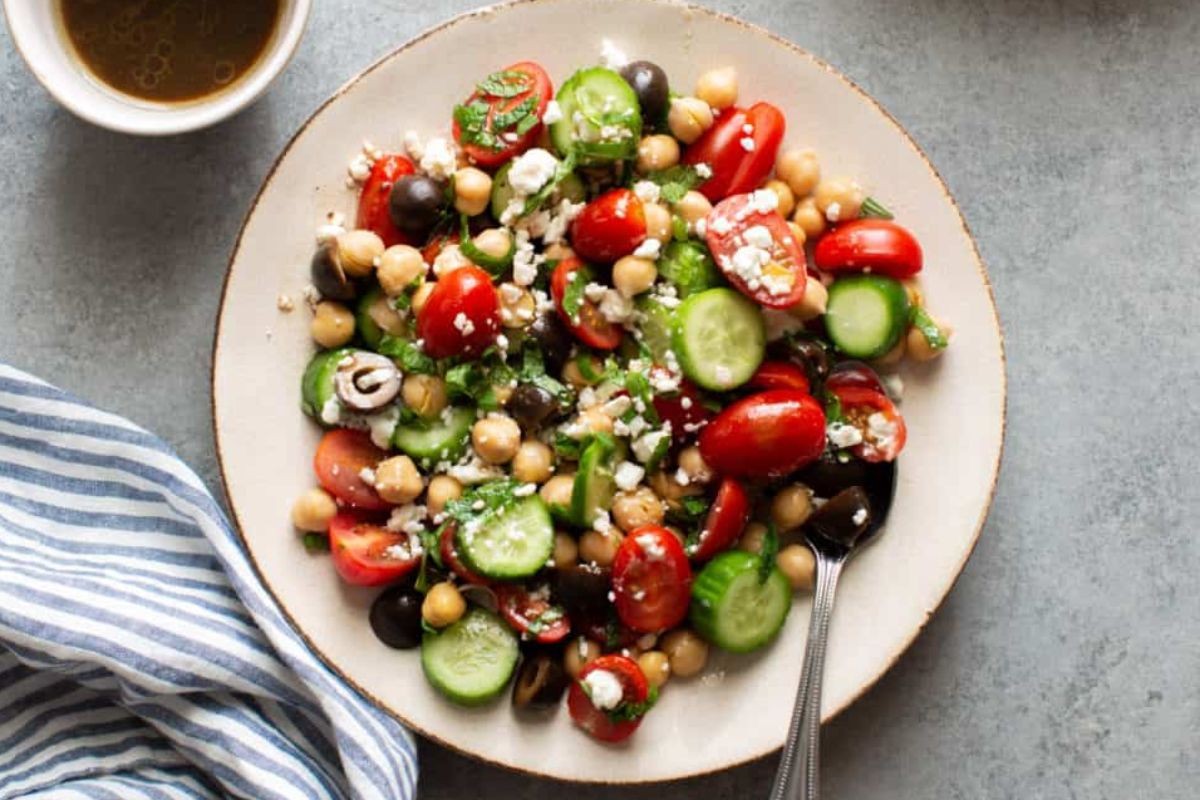 Mediterranean Chickpea Salad