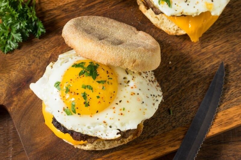 Bacon, Egg, and Smoked Gouda English Muffin Sandwich