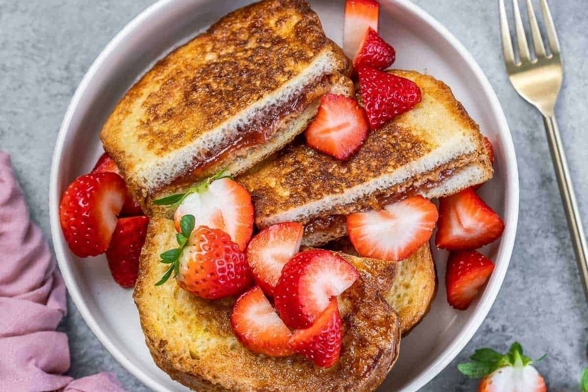 Peanut Butter Jelly Stuffed French Toast