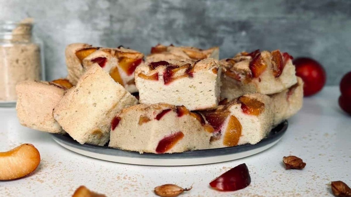 Easy Plum Cake With Meringue Dough (No Baking Powder)