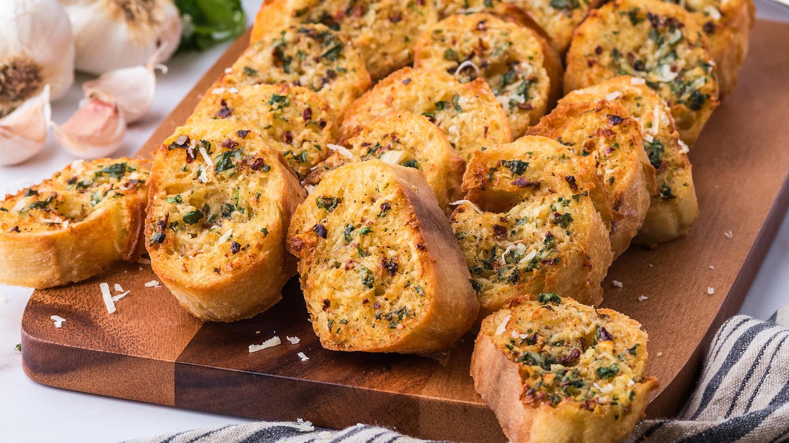 Cheesy Air Fryer Garlic Bread