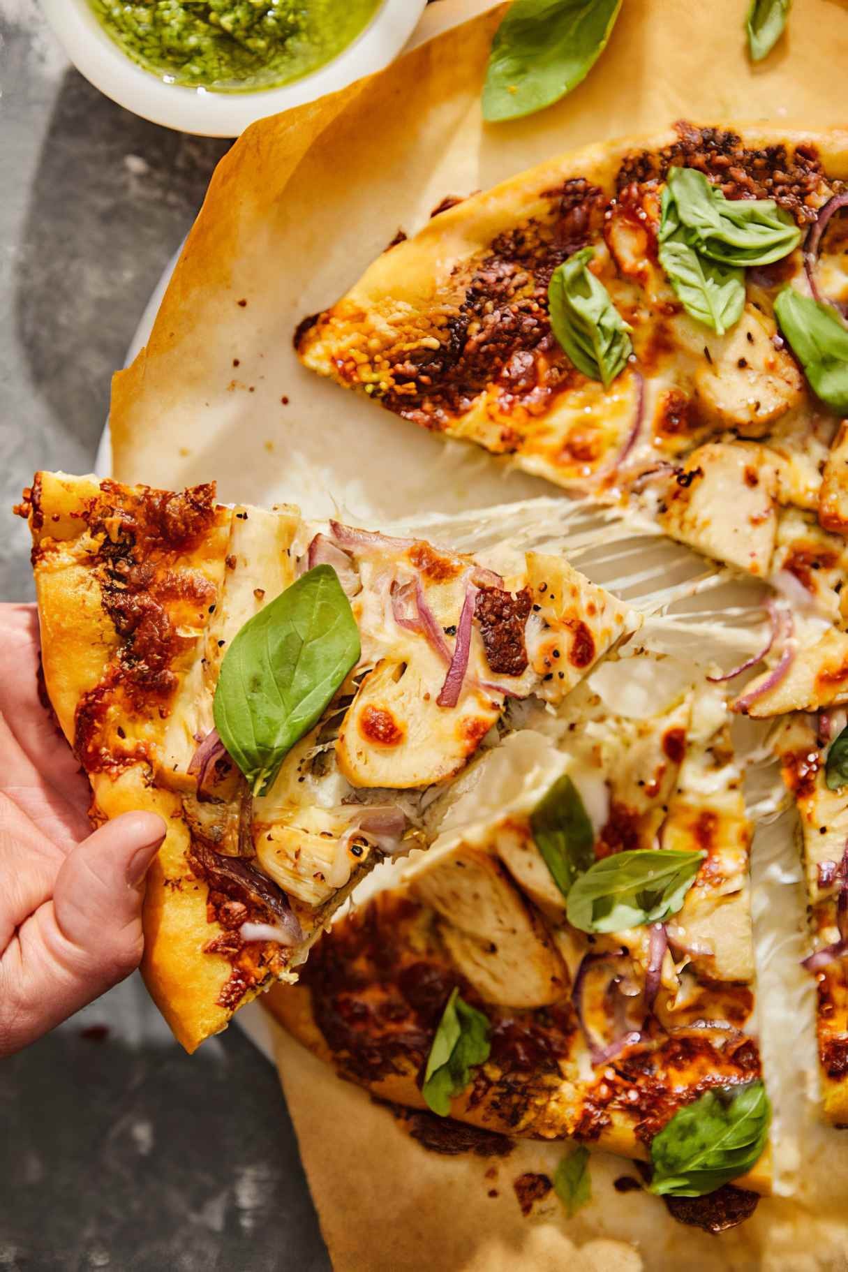 Easy-to-prepare Chicken Pesto Pizza