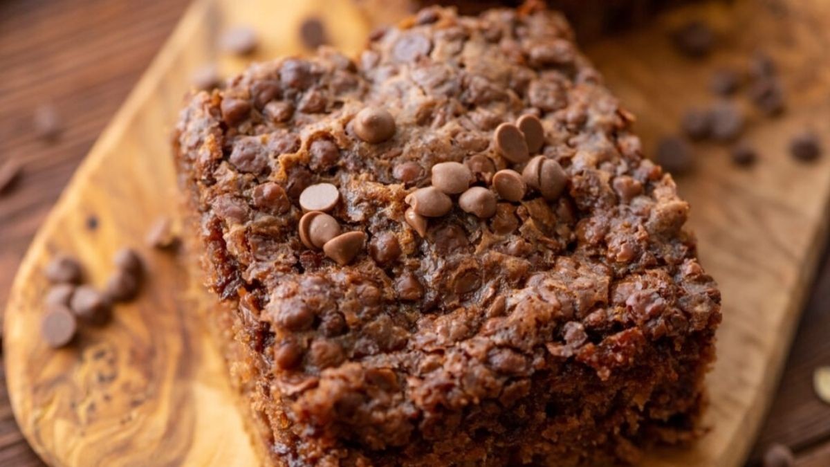 Chocolate No Frost Oatmeal Cake