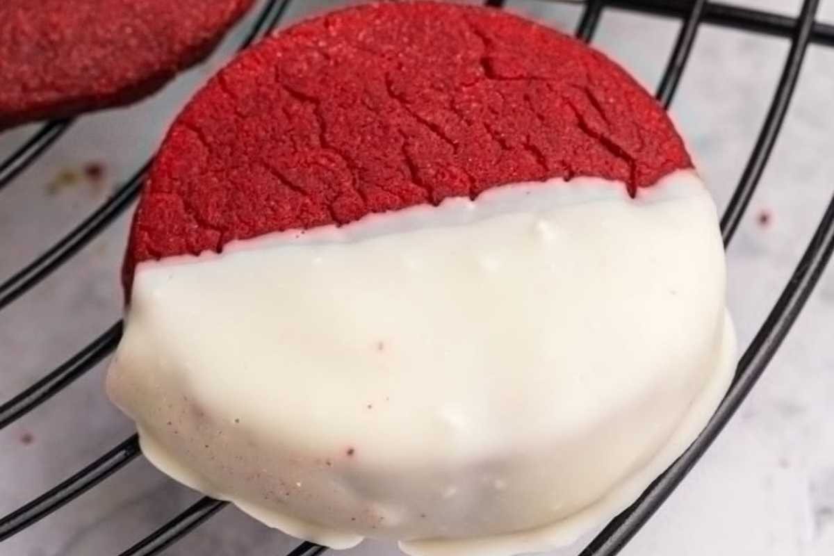 Red Velvet Shortbread Cookies