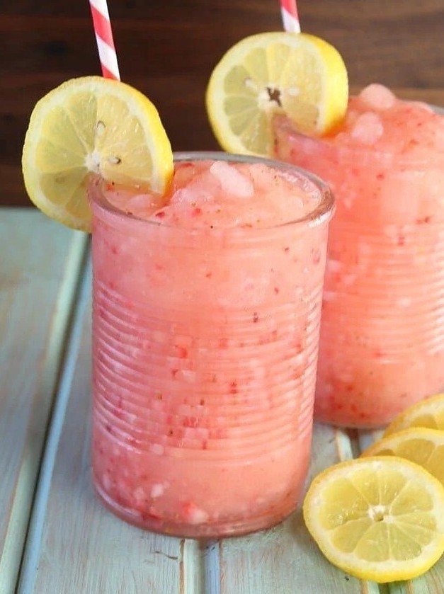 Strawberry Lemonade Moscato Slushie