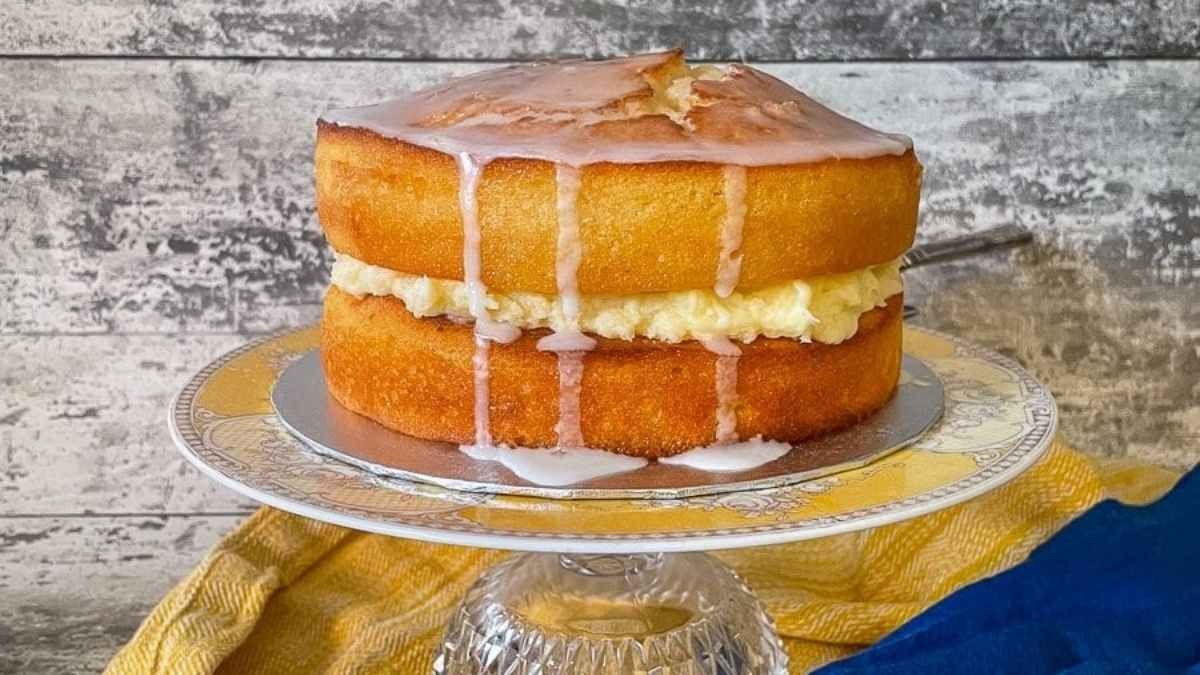 Air Fryer Lemon Drizzle Cake