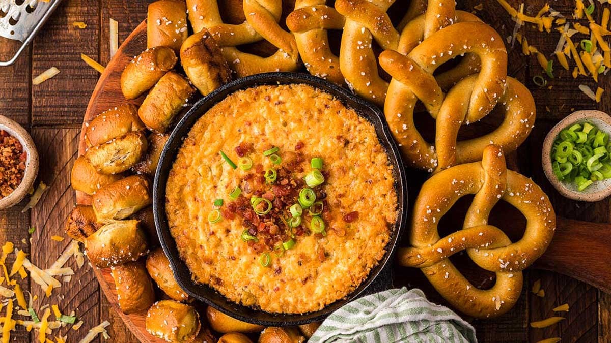 Smoked Gouda Bacon Cheddar Cheese Dip