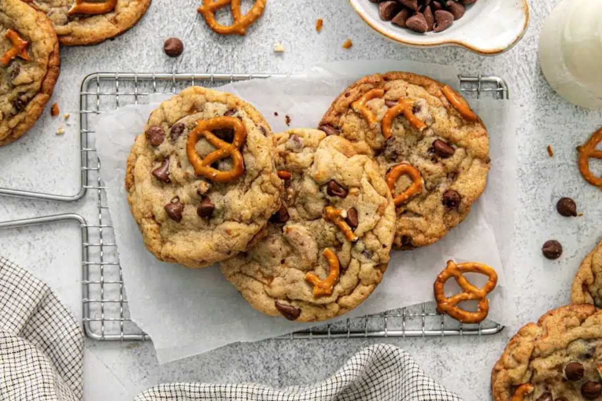 Panera Kitchen Sink Cookies