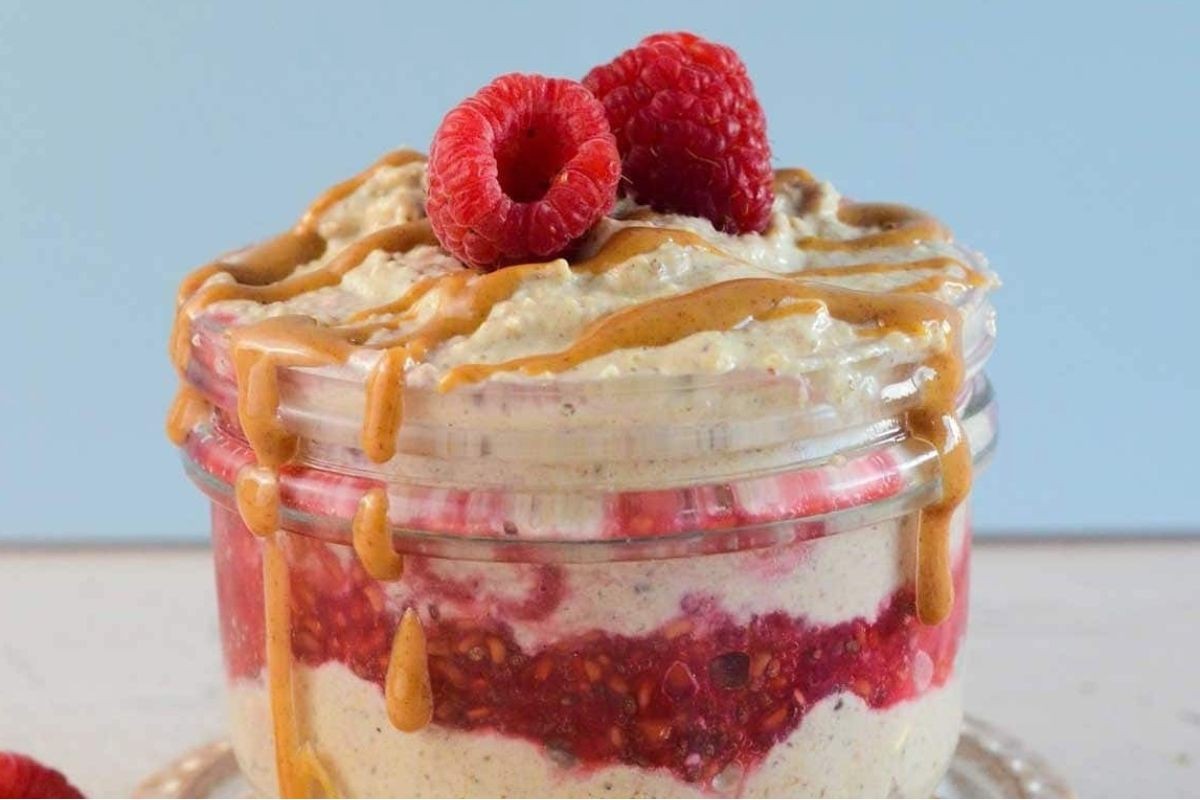 Creamy Blended Overnight Oats (Pb &J)