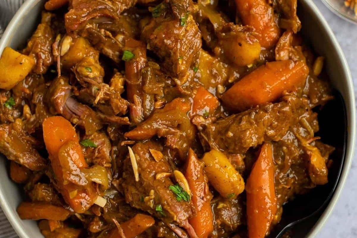 Slow Cooker Lamb Tagine (Moroccan Lamb Stew)