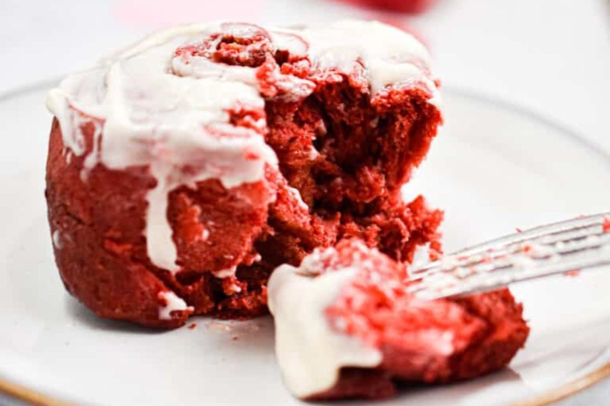 Red Velvet Cinnamon Rolls