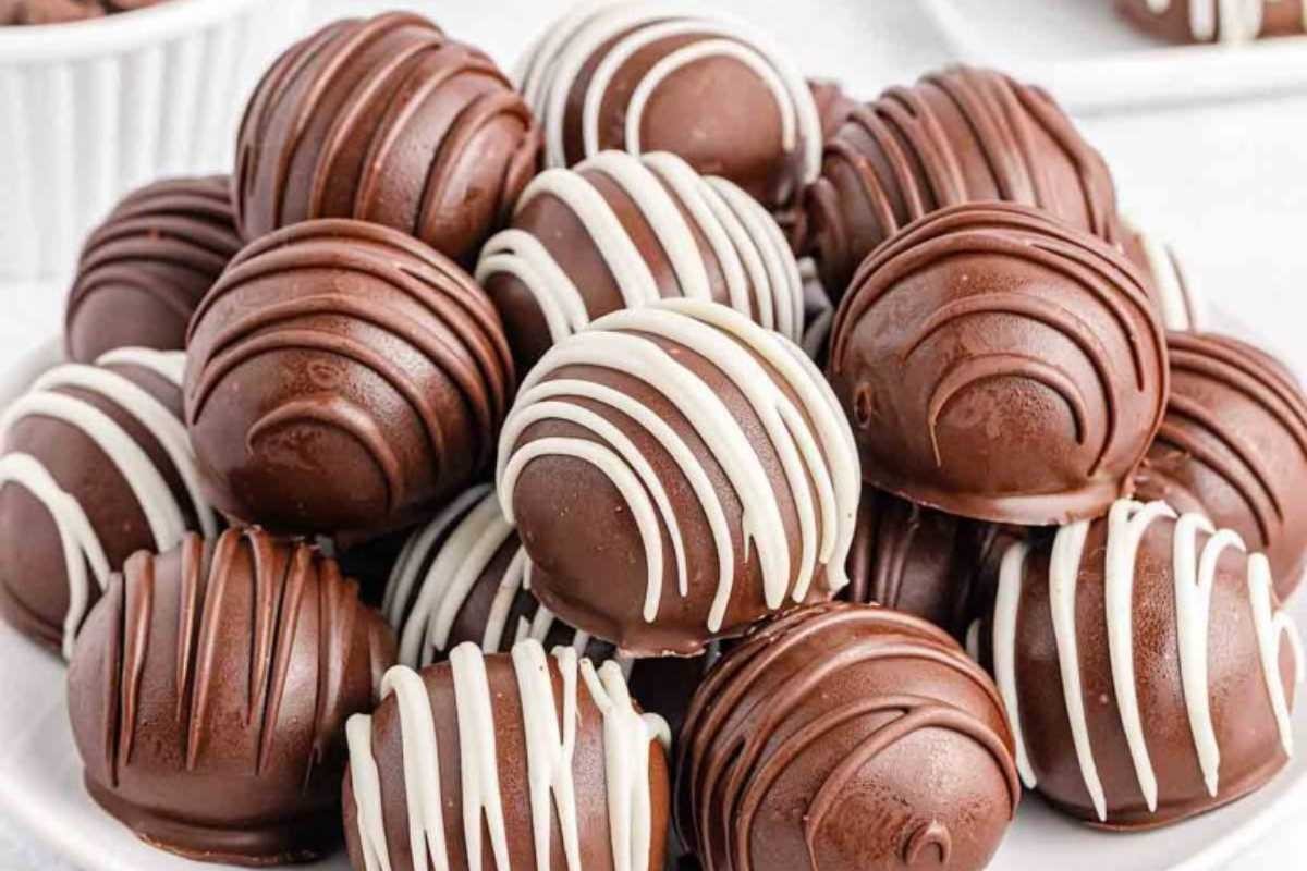 Brownie Balls: Big Chocolate Flavor In Every Bite!