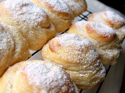 Quick Cream Cheese Pastry Bites