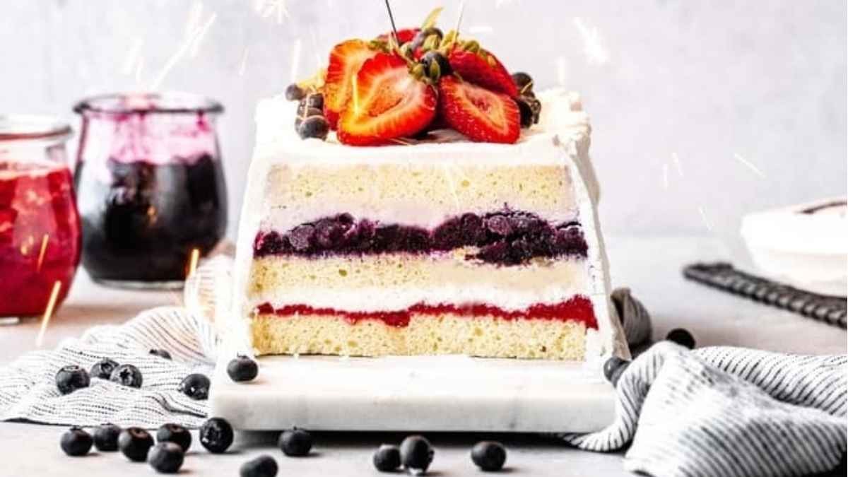 Strawberry Pound Cake Berry Layered Delight