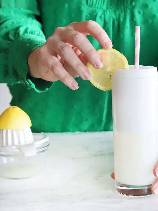 Gin Fizz Cocktail with a Classic Twist