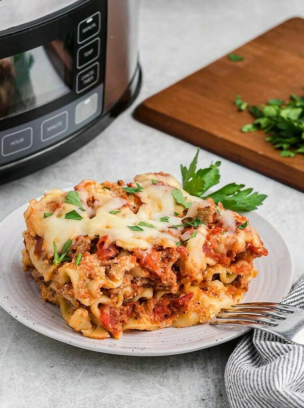 Slow Cooker Ground Turkey Lasagna Delight