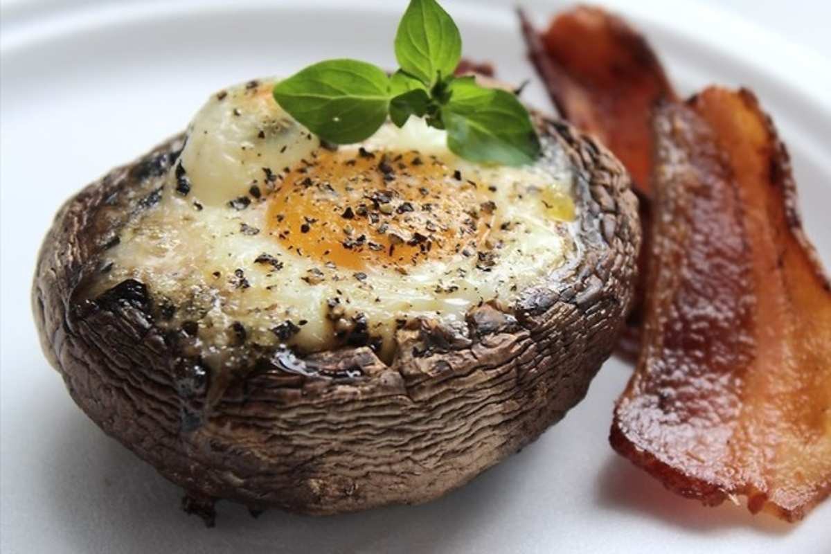 Portabella Mushrooms with a Sunny Omelette