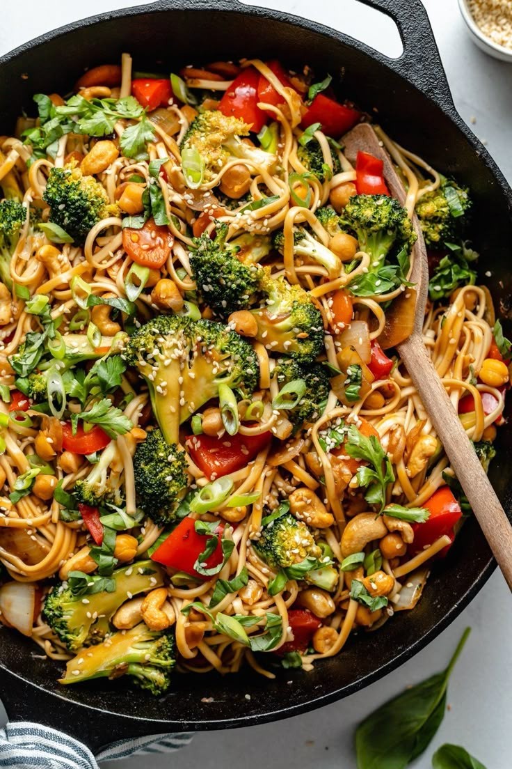 Quick Garlic Vegan Noodle Stir Fry