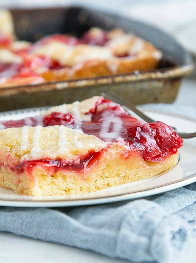 Cherry Pie Filling Coffee Cake Delight