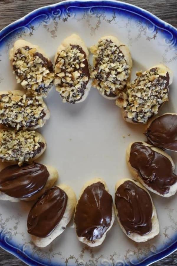 Chocolate Chip Shortbread Logs Recipe