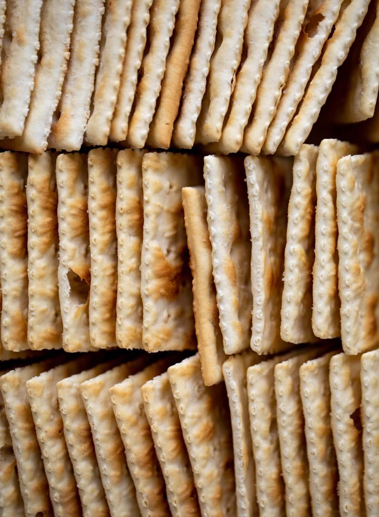 Spiced Crackers for Car Travel Delights