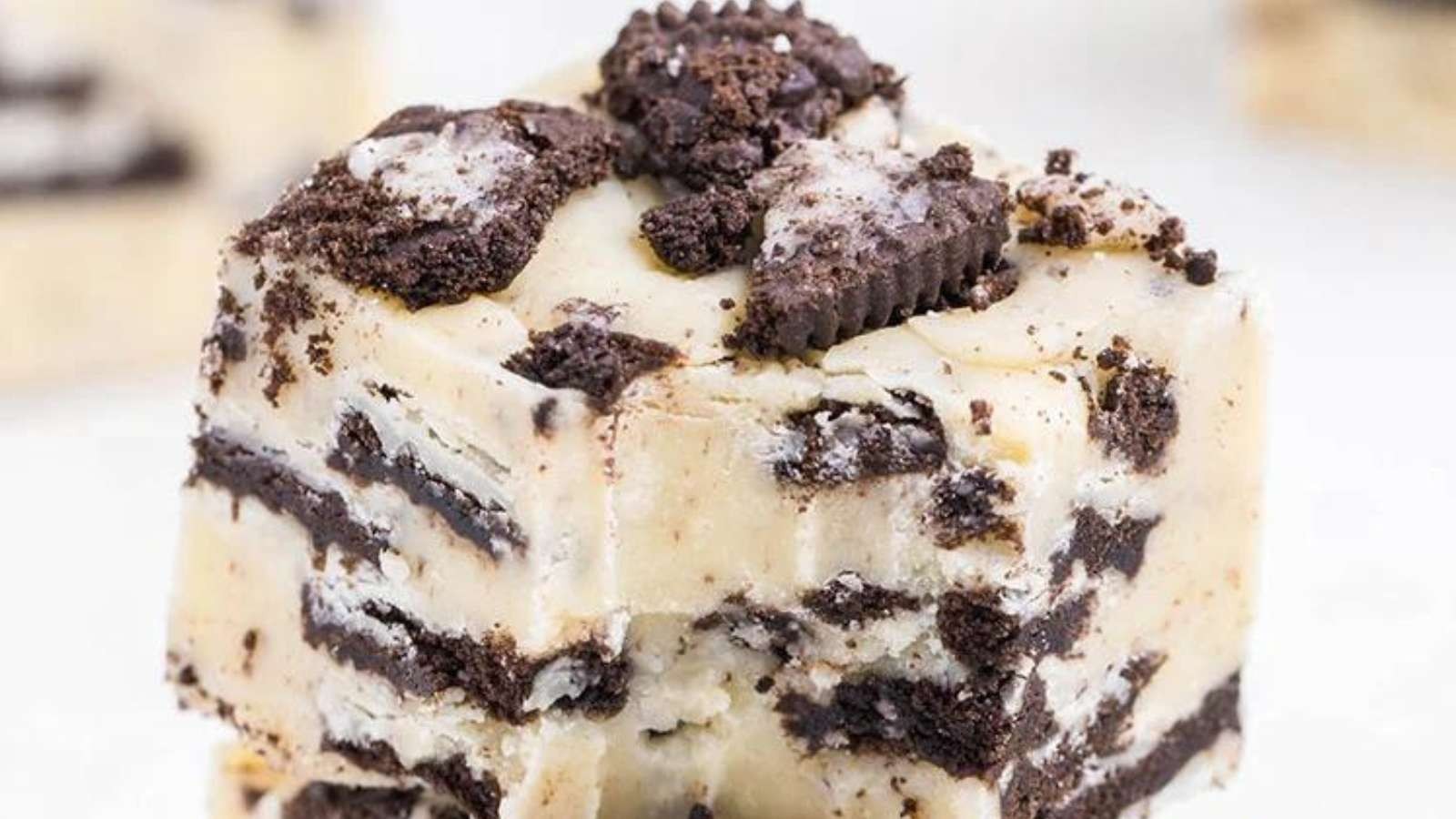 Easy Oreo Cookie Creamy Treats