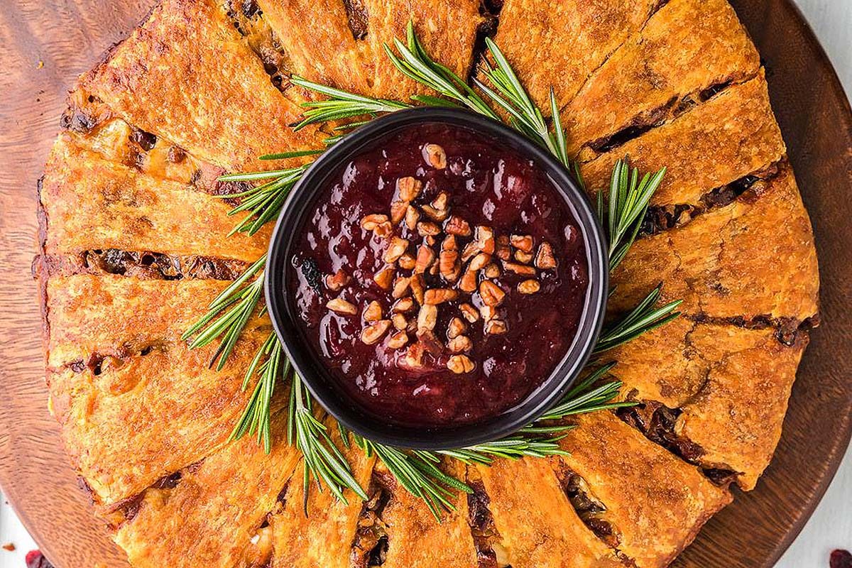 Cranberry Brie Wreath with Pineapple Twist