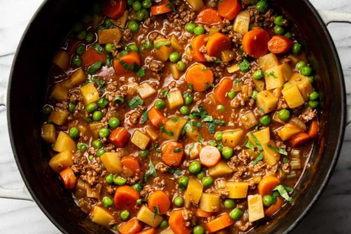 Hearty Beef Stew with Ground Hamburg