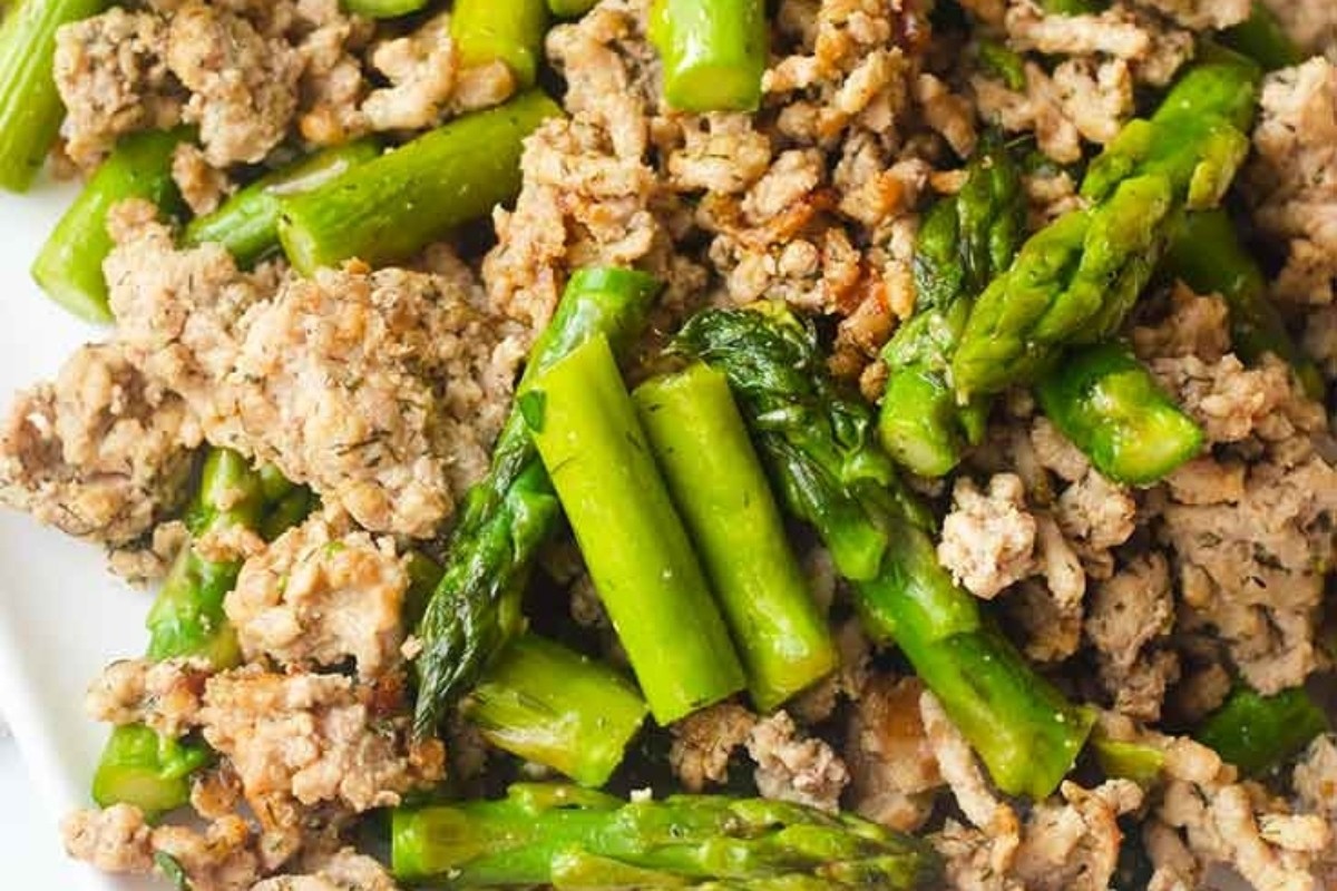 Quick Ground Turkey Asparagus Skillet