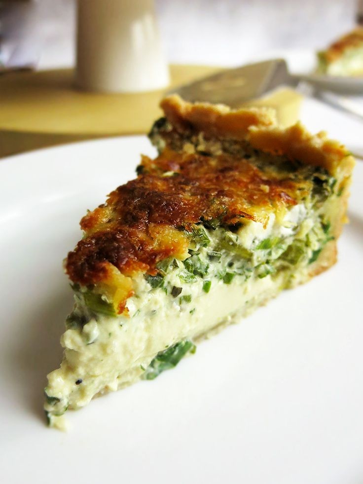 Spring Onion Chive Pizza with Creamy Twist