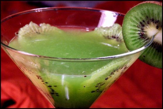 Kiwi Mint Twist on Classic Mojitos