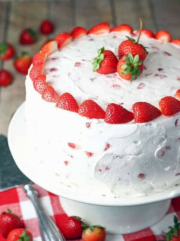 Spring Strawberry Layer Cake Delight