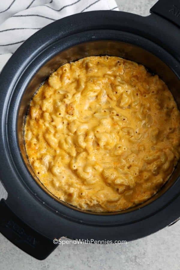 Creamy Crockpot Macaroni Cheese Bliss