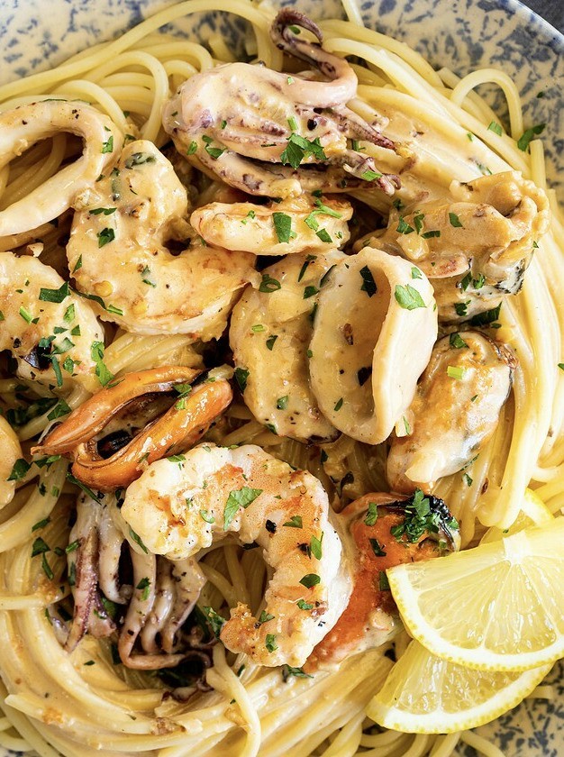 Garlic Seafood Pasta in Rich Creamy Sauce