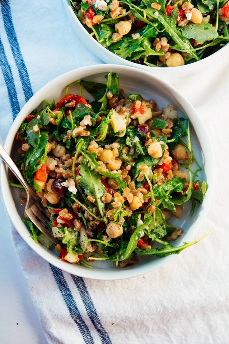 Mediterranean Farro Salad with Spiced Chickpeas