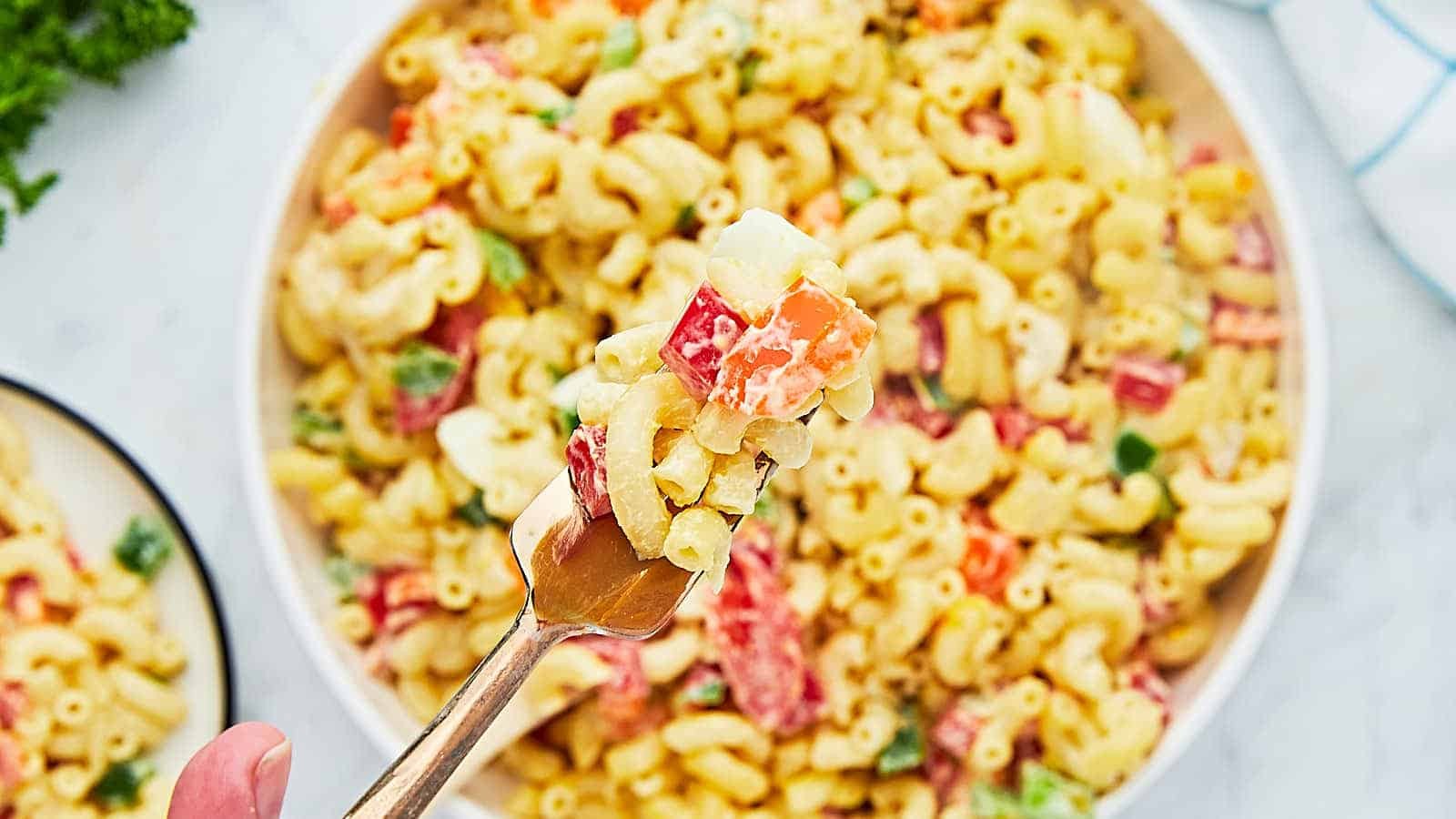 Creamy Amish-Style Pasta Salad Delight