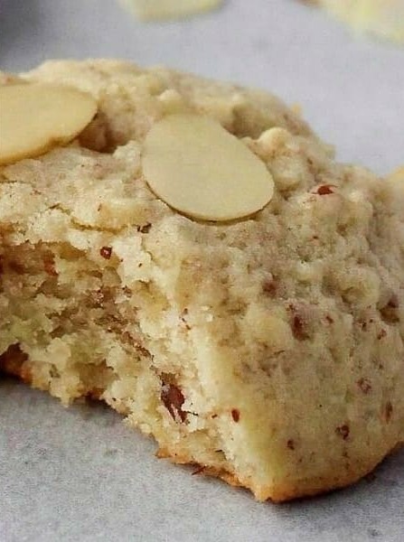 Soft Almond Treats with Crunchy Texture