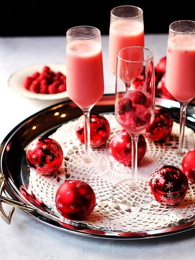Fruity Fizz: Raspberry Sparkling Wine Delight