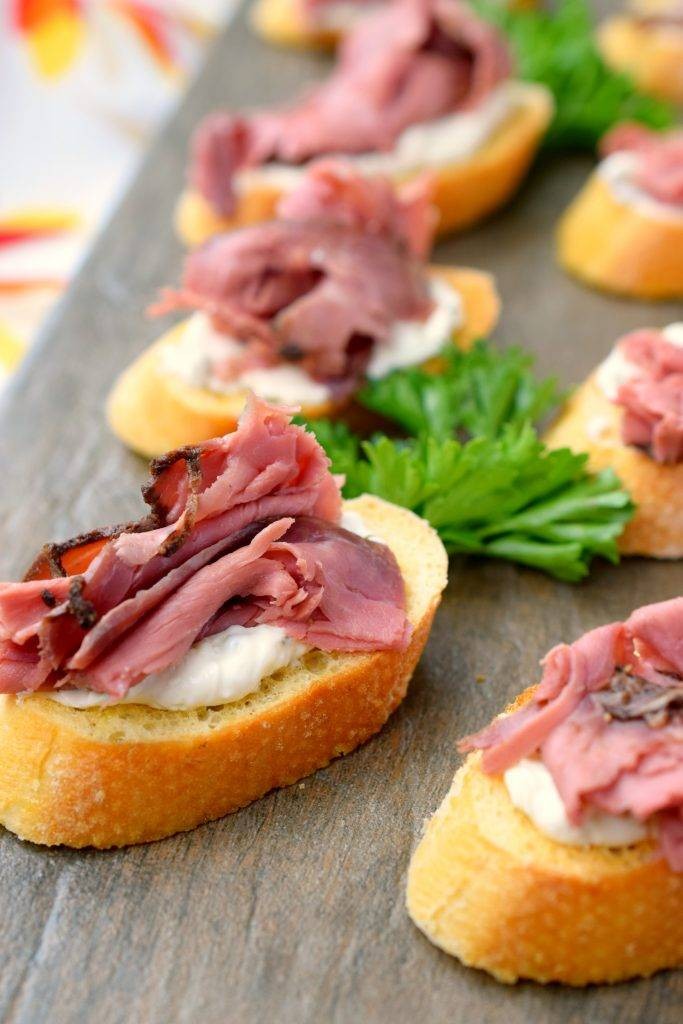 Elegant Holiday Appetizers with Roasted Beef