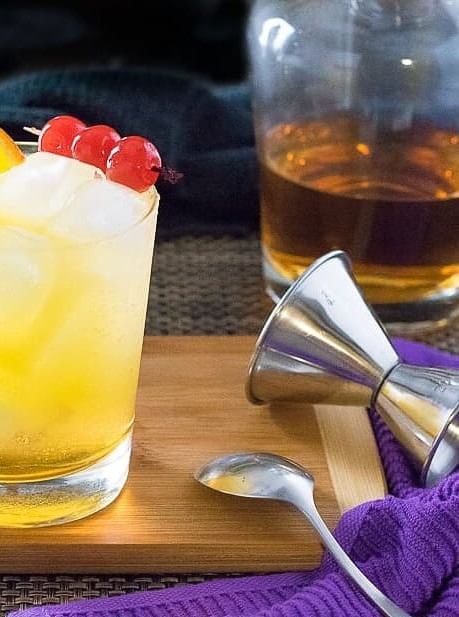 Amaretto Citrus Twist Cocktail