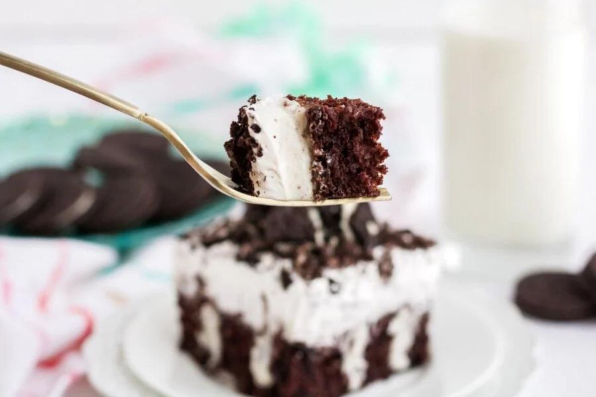 Decadent Oreo-Infused Vanilla Dream Cake