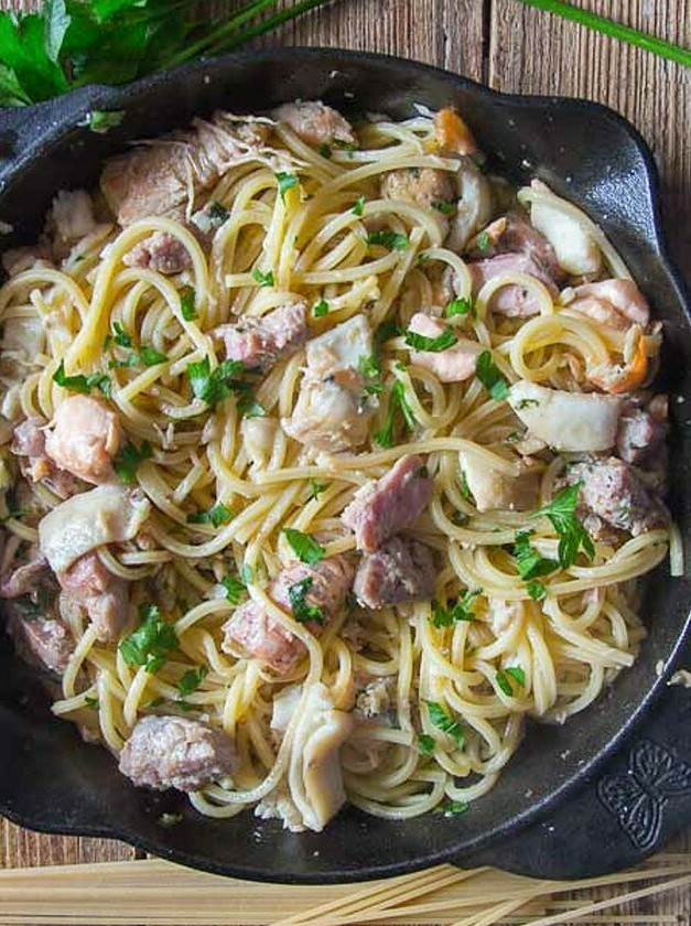Shrimp & Seafood Linguine in Italian Style