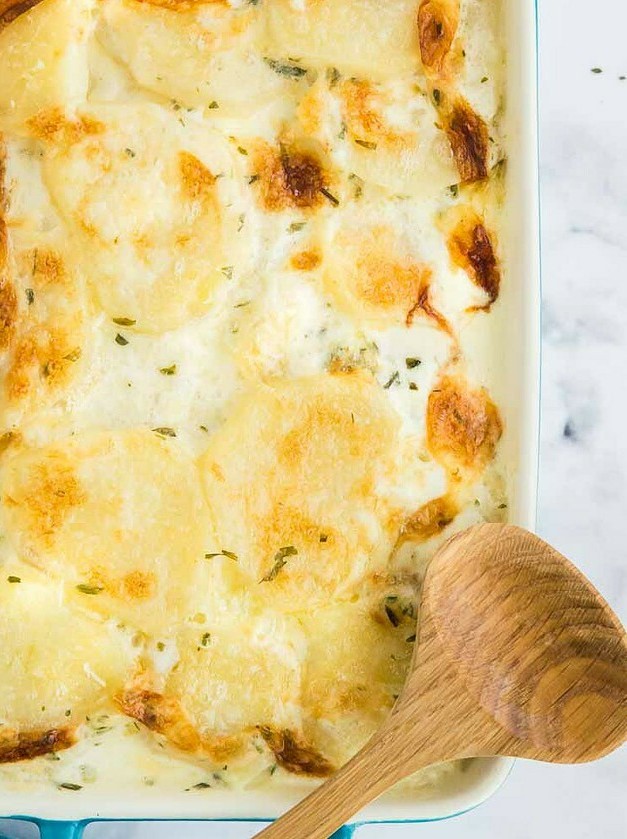 Scalloped Potatoes with Rich and Creamy Sauce