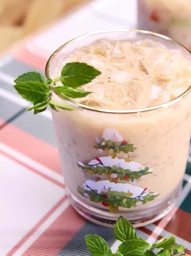 Festive Peppermint Cocktail Delight
